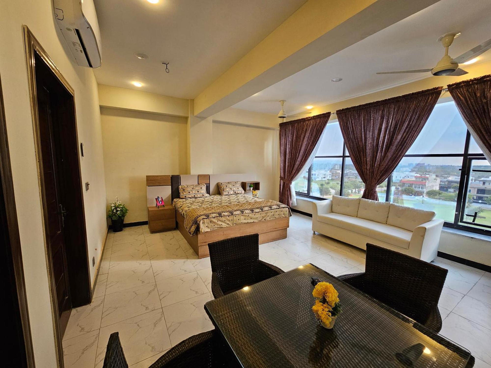 Motorway Majesty Suites Islamabad - Near Islamabad International Airport And Motorway Luaran gambar