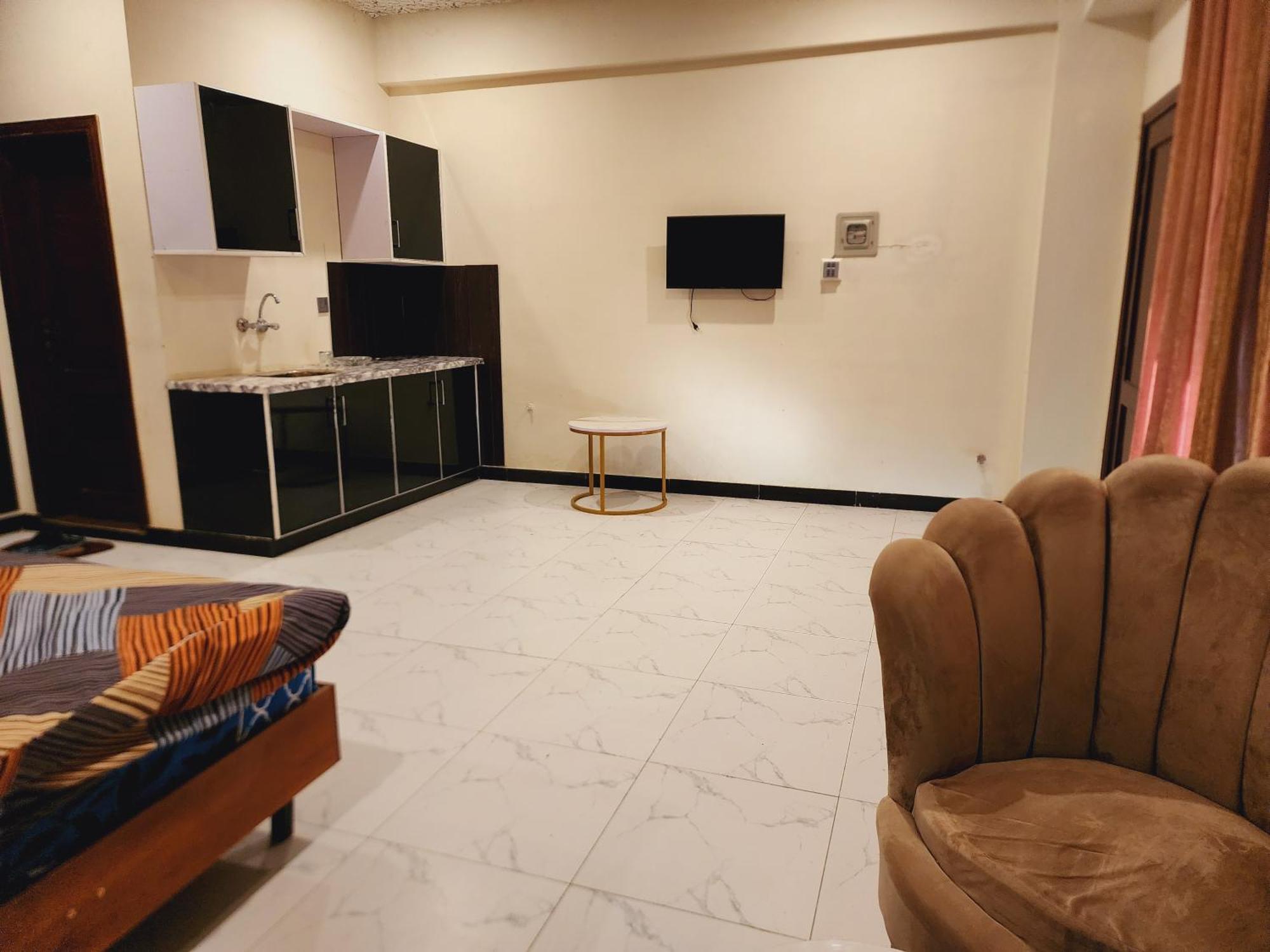 Motorway Majesty Suites Islamabad - Near Islamabad International Airport And Motorway Bilik gambar