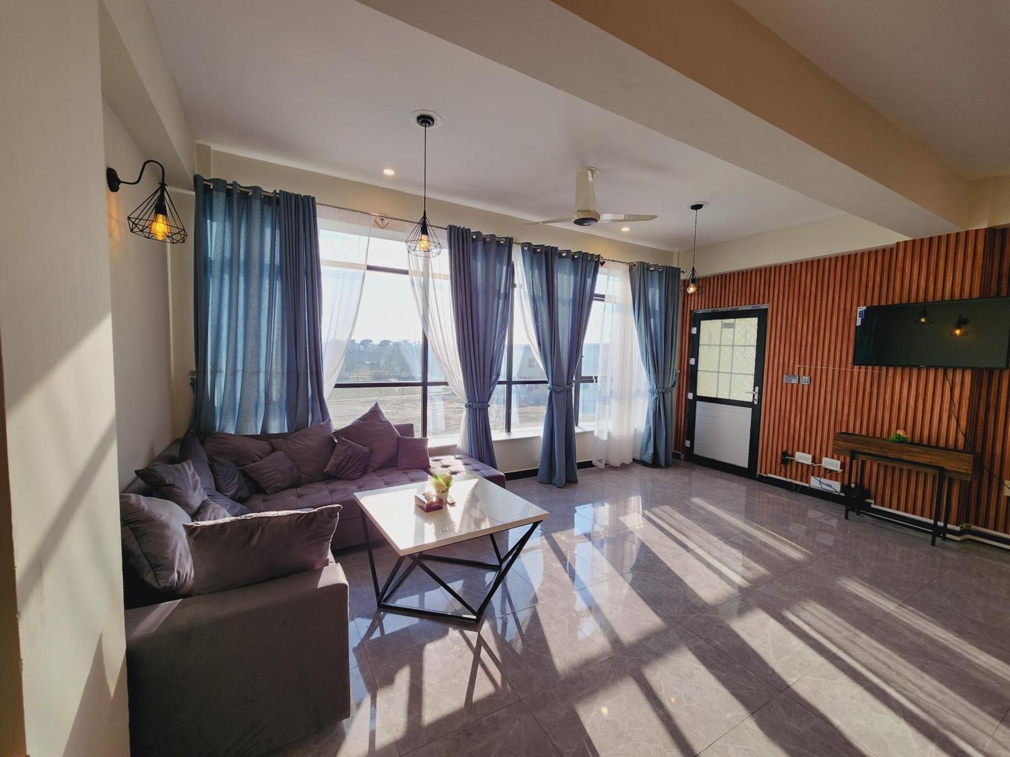 Motorway Majesty Suites Islamabad - Near Islamabad International Airport And Motorway Bilik gambar