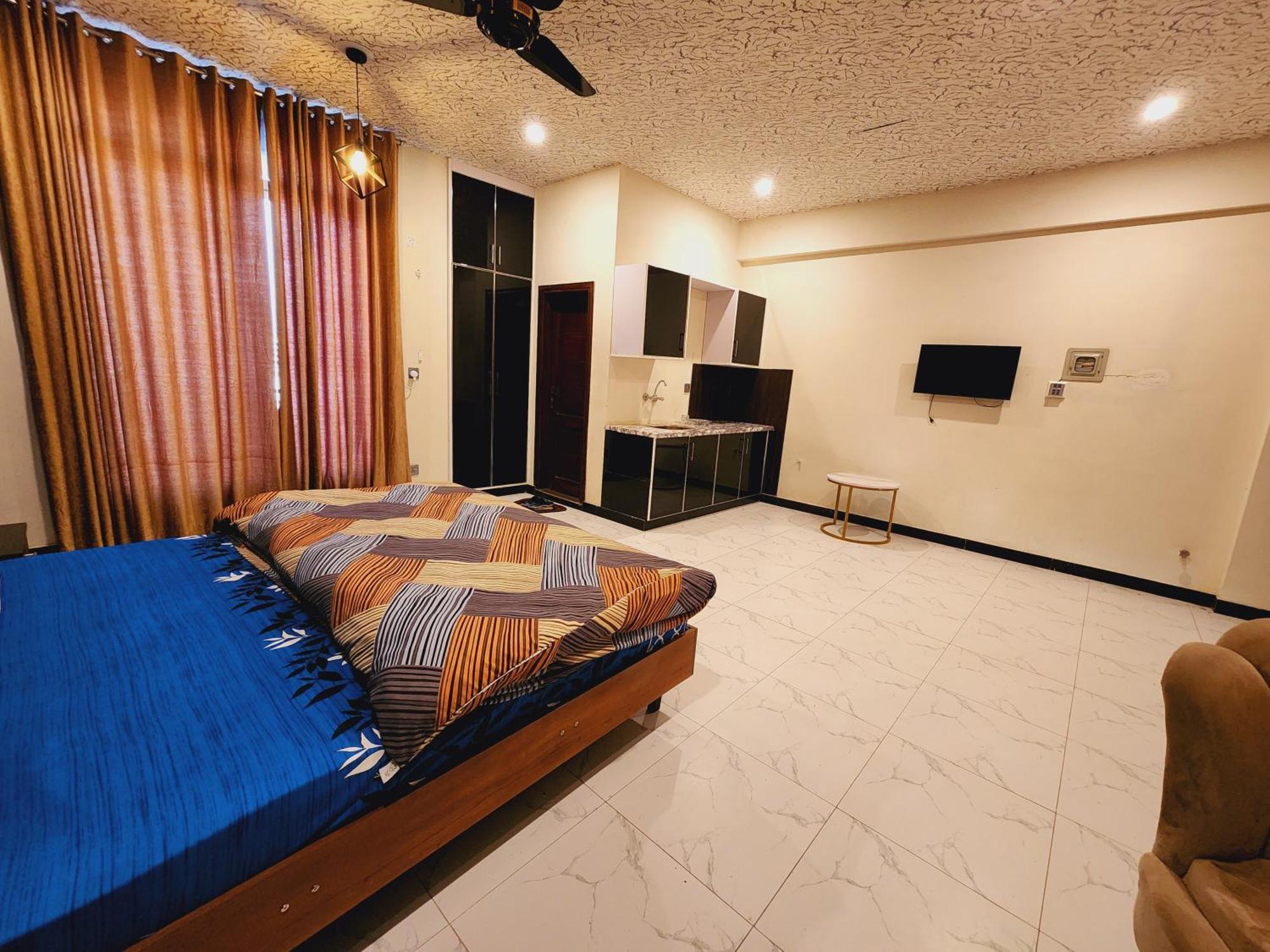 Motorway Majesty Suites Islamabad - Near Islamabad International Airport And Motorway Bilik gambar