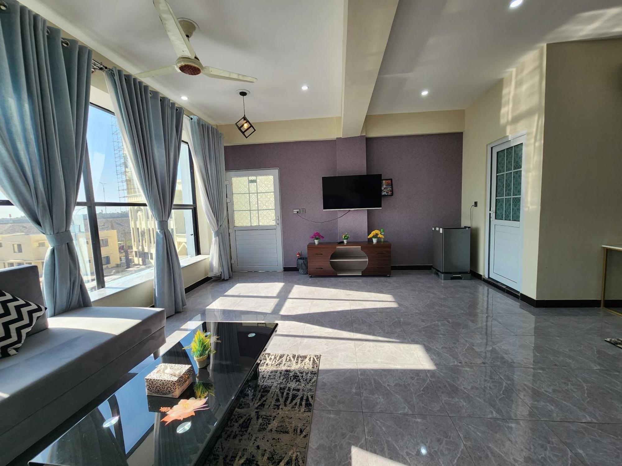 Motorway Majesty Suites Islamabad - Near Islamabad International Airport And Motorway Bilik gambar