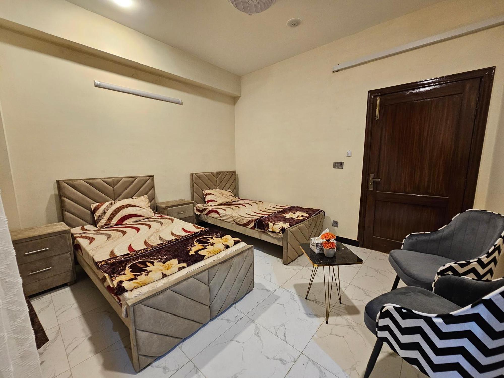 Motorway Majesty Suites Islamabad - Near Islamabad International Airport And Motorway Bilik gambar